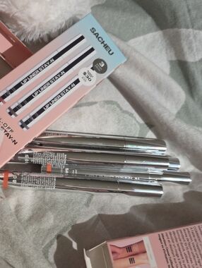 Sachu Peel Off Lip Liner 5 Piece $10 Each Or 5 For $35